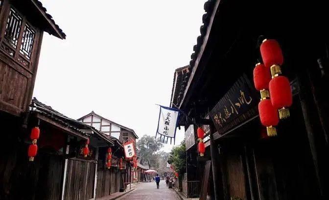 逃出平静乡村