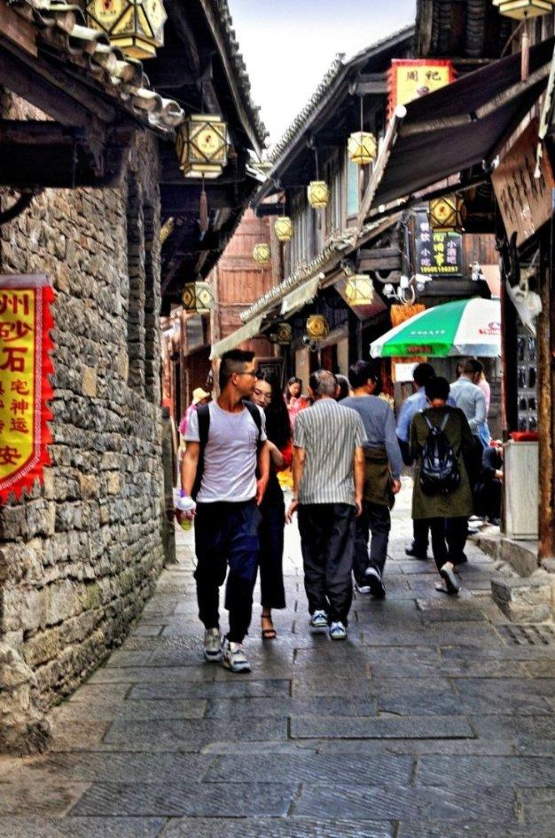 西湖区召开“九小”场所综合治理暨近期火灾隐患治理调度会